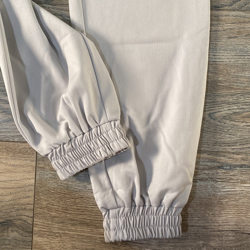 Grey elegant joggers. - Picture 4 of 10